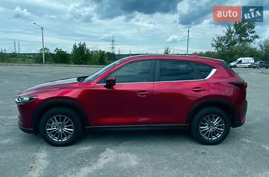Позашляховик / Кросовер Mazda CX-5 2017 в 