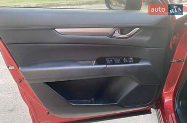 Позашляховик / Кросовер Mazda CX-5 2017 в 