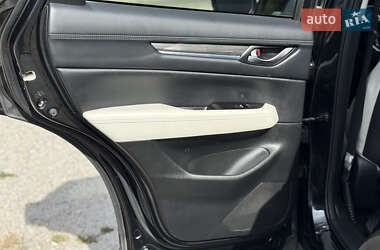 Позашляховик / Кросовер Mazda CX-5 2018 в 