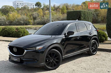 Позашляховик / Кросовер Mazda CX-5 2018 в 