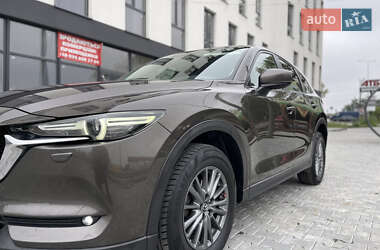 Позашляховик / Кросовер Mazda CX-5 2018 в 