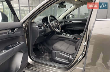 Позашляховик / Кросовер Mazda CX-5 2018 в 