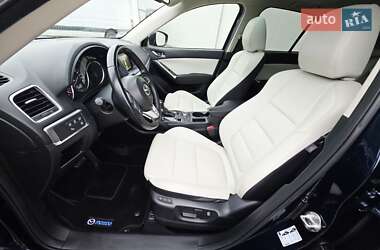 Позашляховик / Кросовер Mazda CX-5 2017 в 