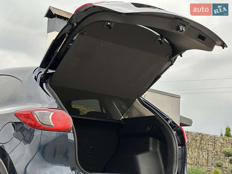 Внедорожник / Кроссовер Mazda CX-5 2015 в Стрые