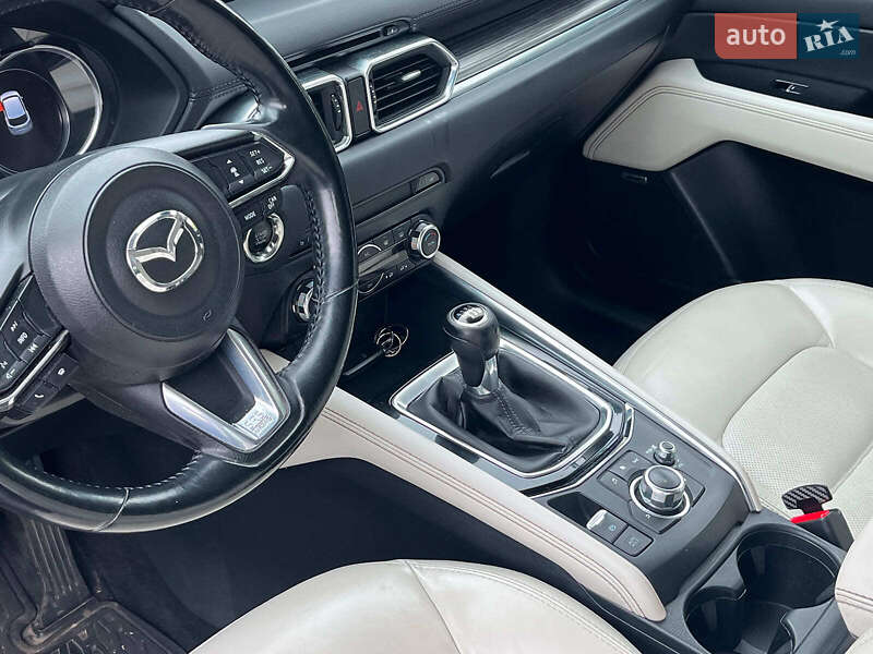 Внедорожник / Кроссовер Mazda CX-5 2017 в Киеве фото 20 Внедорожник / Кроссовер Mazda CX-5 2017 в Киеве