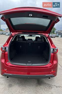 Позашляховик / Кросовер Mazda CX-5 2024 в 