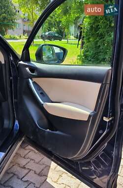 Позашляховик / Кросовер Mazda CX-5 2013 в 