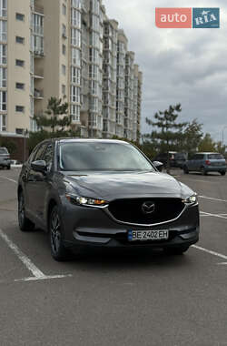 Позашляховик / Кросовер Mazda CX-5 2018 в 
