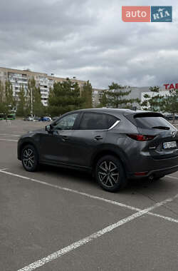 Позашляховик / Кросовер Mazda CX-5 2018 в 