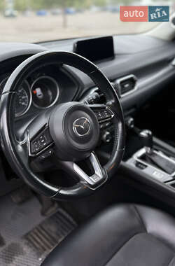 Позашляховик / Кросовер Mazda CX-5 2018 в 