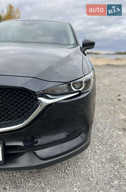 Позашляховик / Кросовер Mazda CX-5 2018 в 