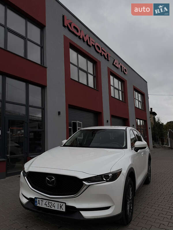 Позашляховик / Кросовер Mazda CX-5 2020 в 