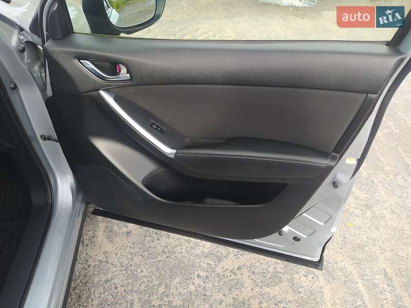 Позашляховик / Кросовер Mazda CX-5 2016 в Дубні