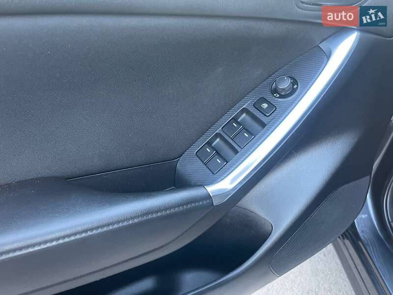 Позашляховик / Кросовер Mazda CX-5 2015 в Новоархангельську