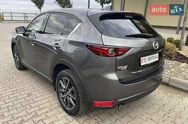 Позашляховик / Кросовер Mazda CX-5 2018 в 
