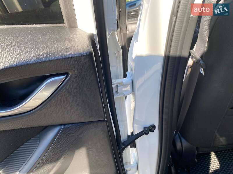 Внедорожник / Кроссовер Mazda CX-5 2016 в Львове фото 6 Внедорожник / Кроссовер Mazda CX-5 2016 в Львове