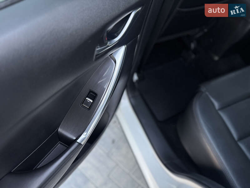 Позашляховик / Кросовер Mazda CX-5 2015 в Луцьку