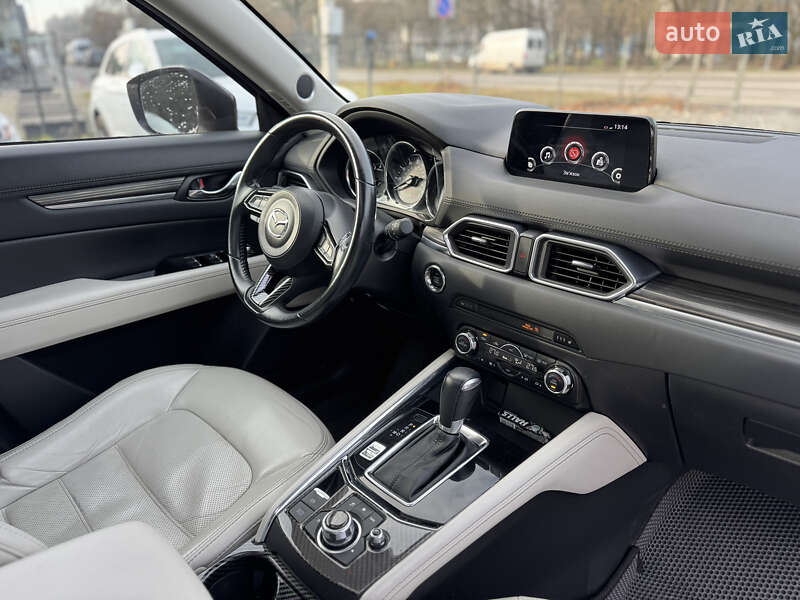 Внедорожник / Кроссовер Mazda CX-5 2017 в Новояворовске