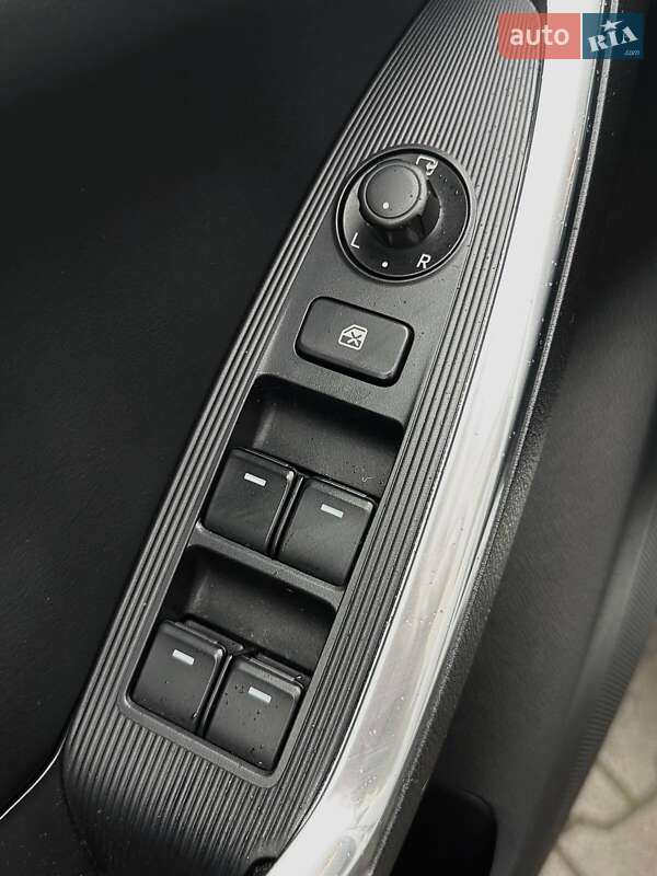 Внедорожник / Кроссовер Mazda CX-5 2014 в Нововолынске