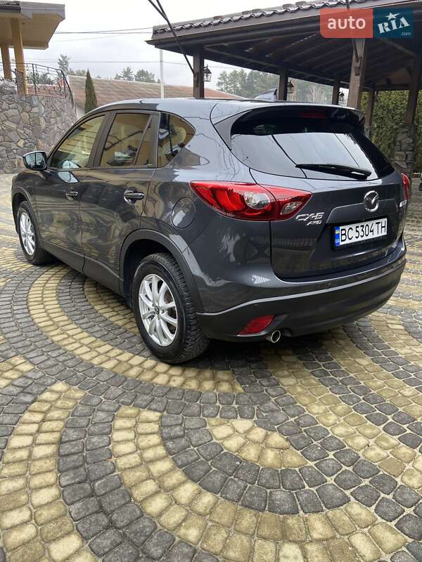 Внедорожник / Кроссовер Mazda CX-5 2016 в Новояворовске