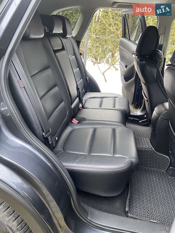 Внедорожник / Кроссовер Mazda CX-5 2016 в Новояворовске