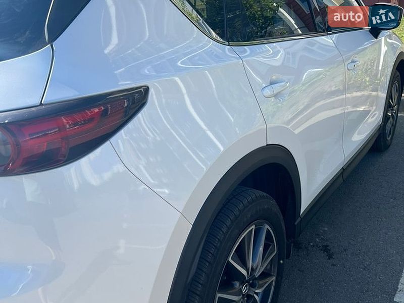 Внедорожник / Кроссовер Mazda CX-5 2018 в Вишневом