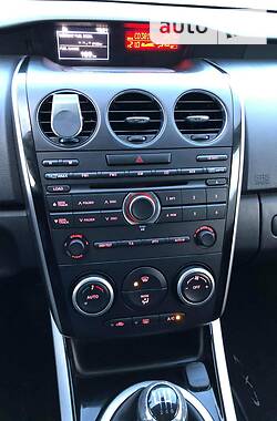 Позашляховик / Кросовер Mazda CX-7 2011 в 