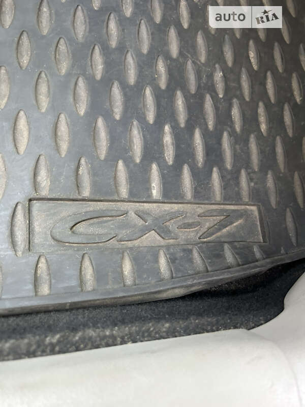 Позашляховик / Кросовер Mazda CX-7 2011 в Києві
