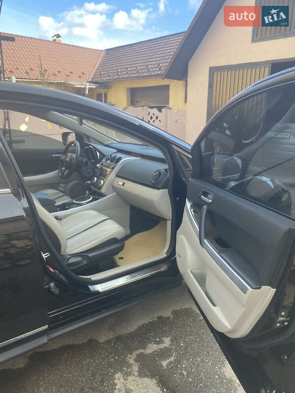 Позашляховик / Кросовер Mazda CX-7 2009 в Чернівцях