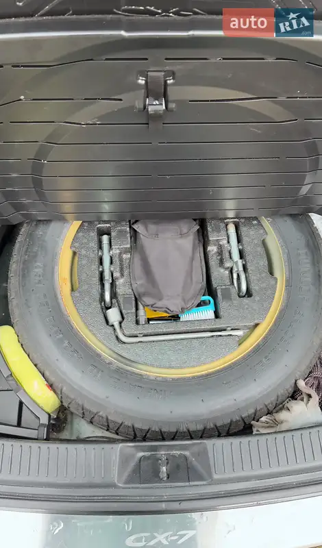 Позашляховик / Кросовер Mazda CX-7 2011 в 