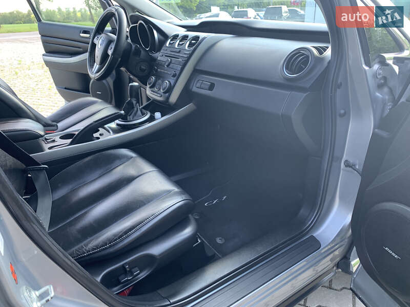 Позашляховик / Кросовер Mazda CX-7 2011 в Чернівцях