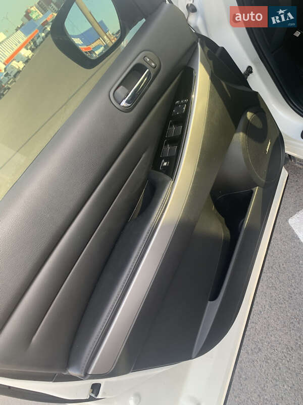 Позашляховик / Кросовер Mazda CX-7 2011 в Луцьку