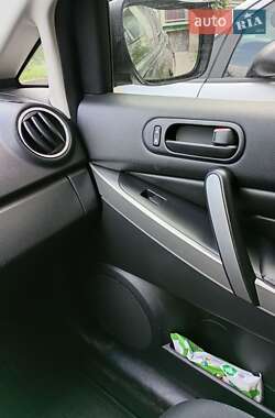 Позашляховик / Кросовер Mazda CX-7 2010 в 