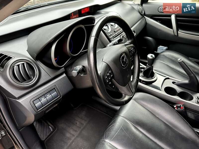 Позашляховик / Кросовер Mazda CX-7 2010 в Чернівцях