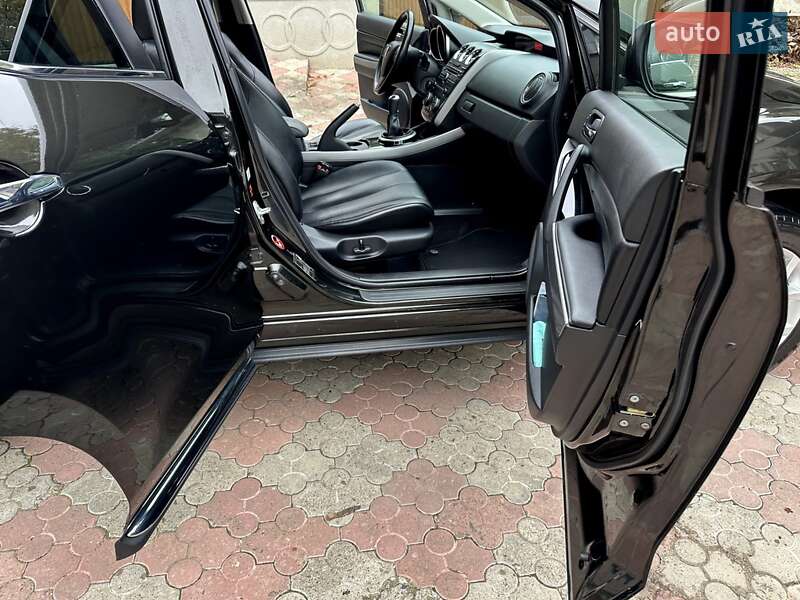 Позашляховик / Кросовер Mazda CX-7 2010 в Чернівцях