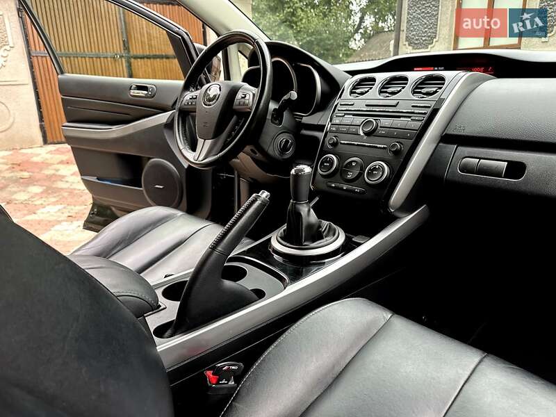 Позашляховик / Кросовер Mazda CX-7 2010 в Чернівцях