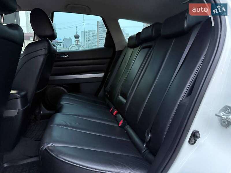 Позашляховик / Кросовер Mazda CX-7 2010 в Києві