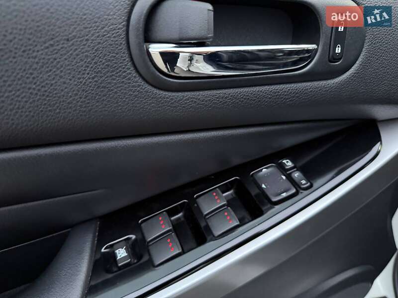 Позашляховик / Кросовер Mazda CX-7 2010 в Києві