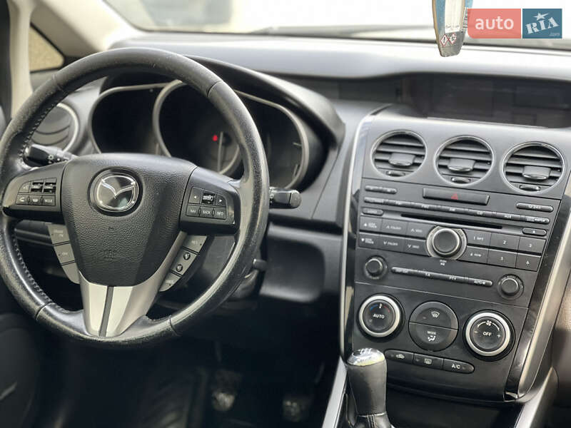 Позашляховик / Кросовер Mazda CX-7 2010 в Чернівцях