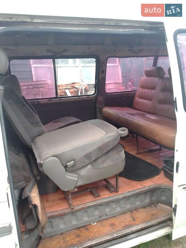 Мінівен Mazda E-series 1994 в Згурівці