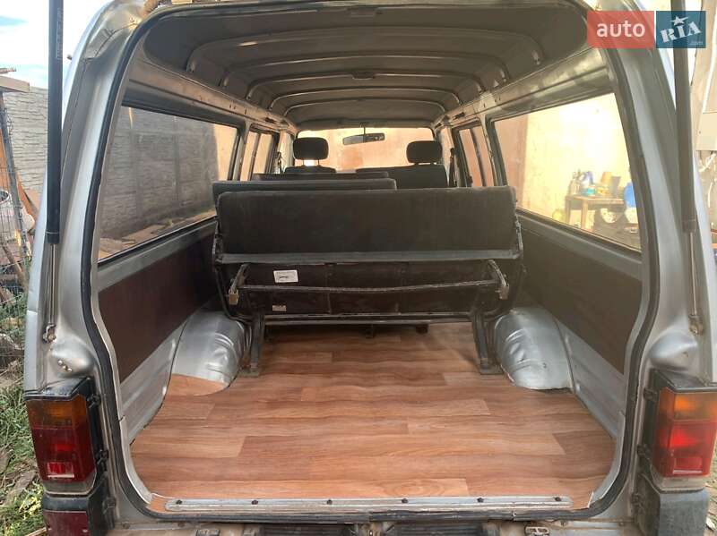 Минивэн Mazda E-series 1997 в Николаеве фото 5 Минивэн Mazda E-series 1997 в Николаеве