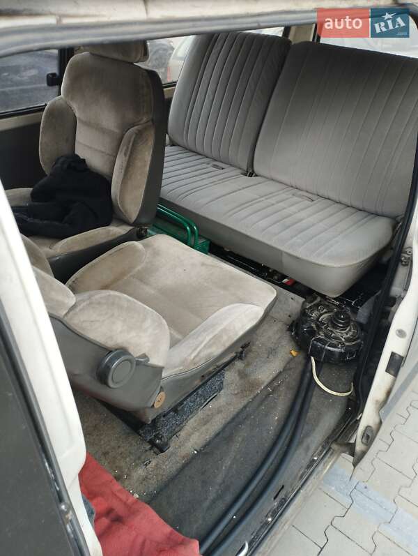 Микроавтобус Mazda E-series 1989 в Киеве фото 18 Микроавтобус Mazda E-series 1989 в Киеве