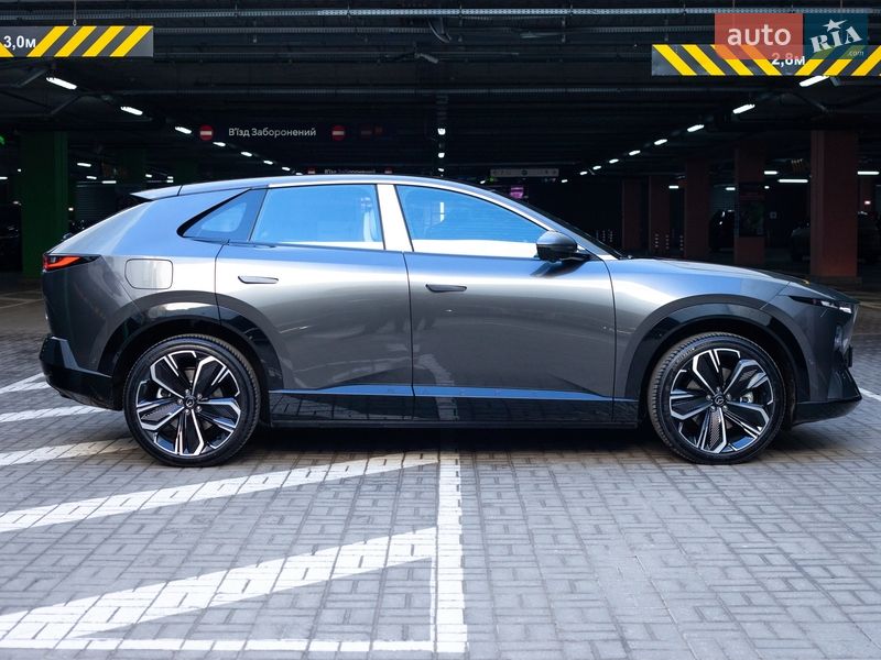 Внедорожник / Кроссовер Mazda EZ-60 2025 в Киеве