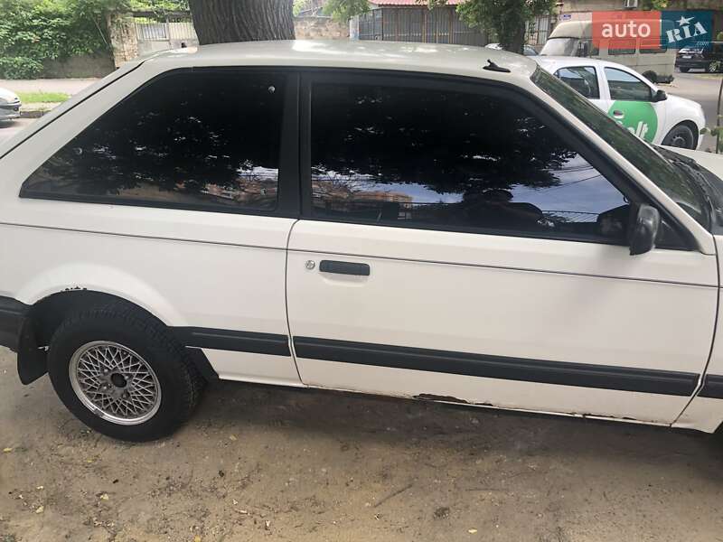 Седан Mazda Familia 1984 в Одессе