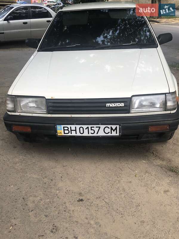 Седан Mazda Familia 1984 в Одессе