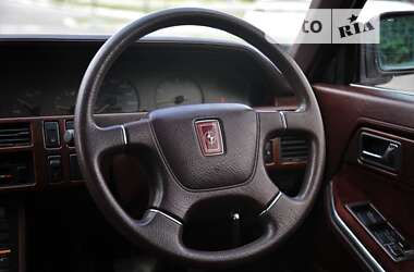 Седан Mazda Luce 1987 в 