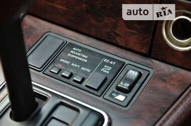 Седан Mazda Luce 1987 в 