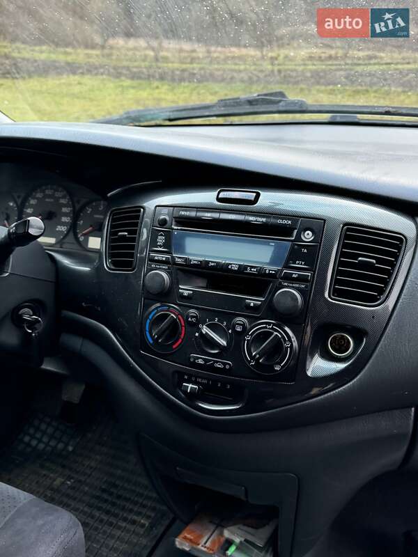 Минивэн Mazda MPV 2002 в Великом Березном