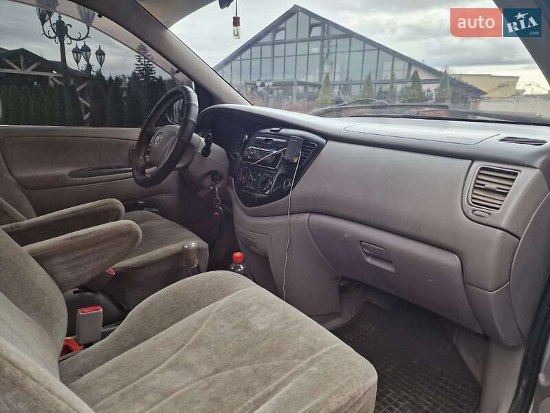 Минивэн Mazda MPV 2002 в Стрые