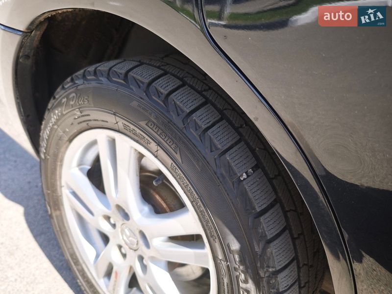 Мінівен Mazda MPV 2003 в Коротичу